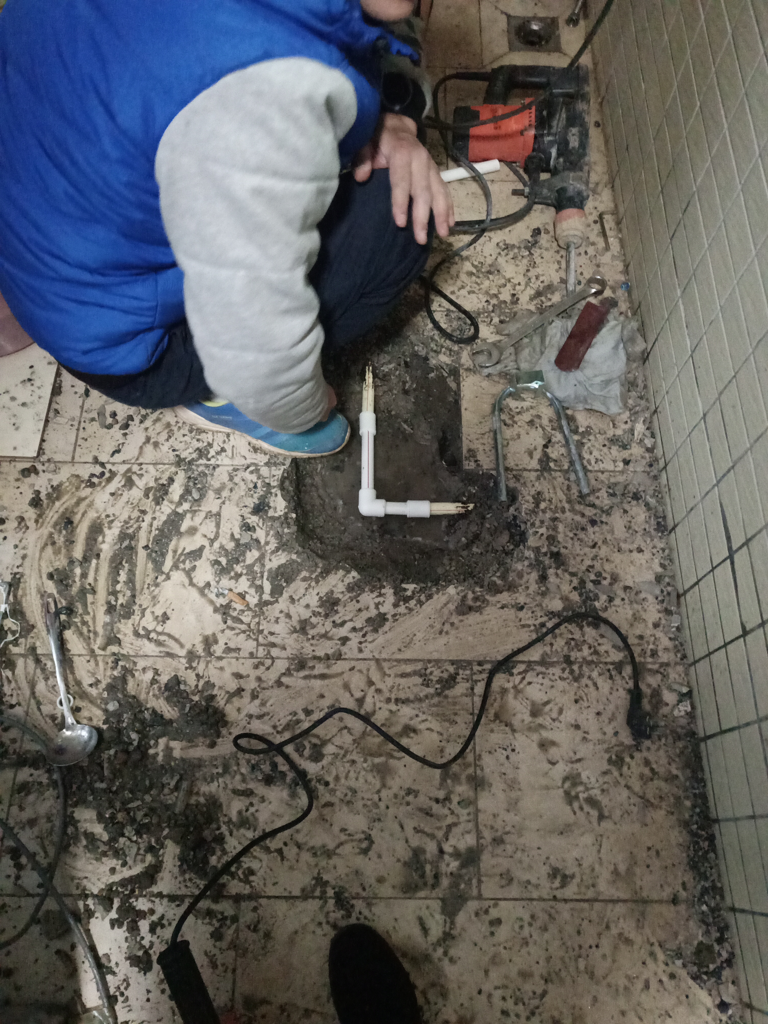 长沙房屋水管漏水检测查漏 家里水管漏水查漏维修